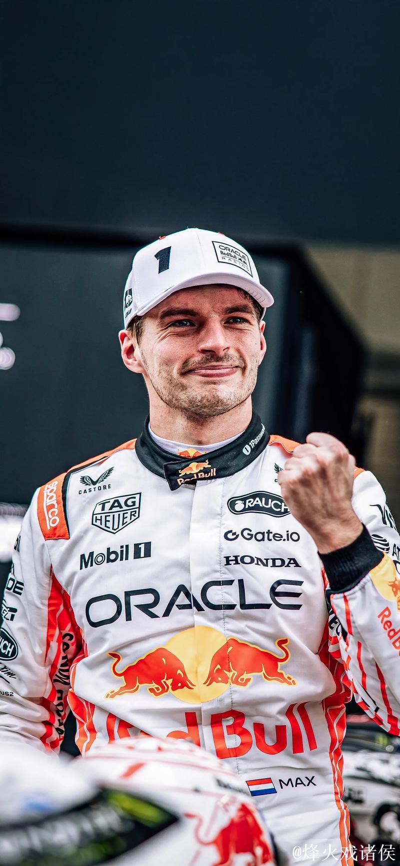 F1奥地利大奖赛：维斯塔潘遗憾退赛，诺里斯杆位出发摘冠